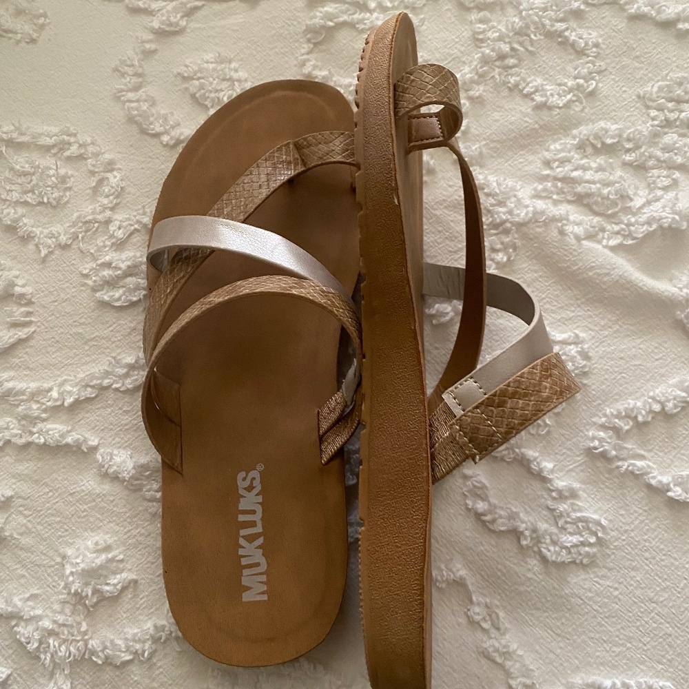 Sandals - Picture 2 of 3